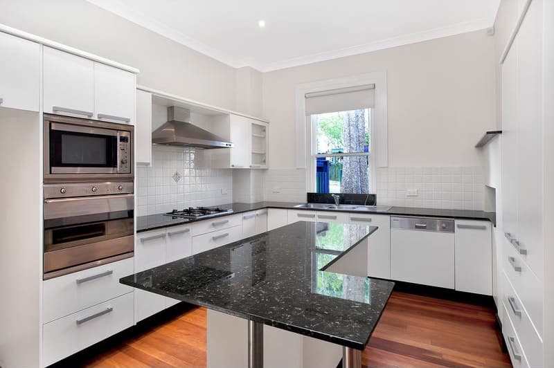 New kitchen in McMahons Point